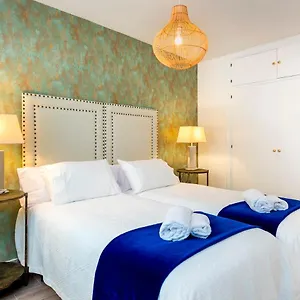  Apartment Genteel Plaza De Flores Spain